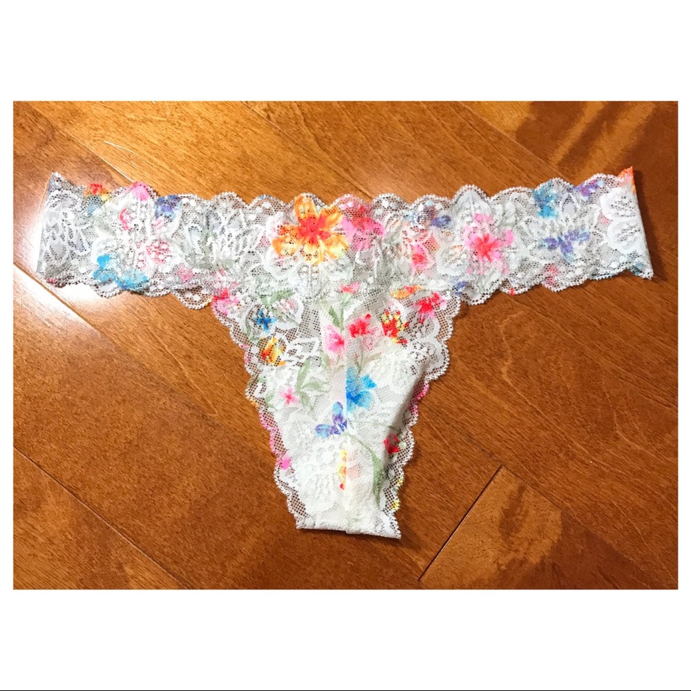 VS Pink thong. Lace Panties. NWT undies. Lace